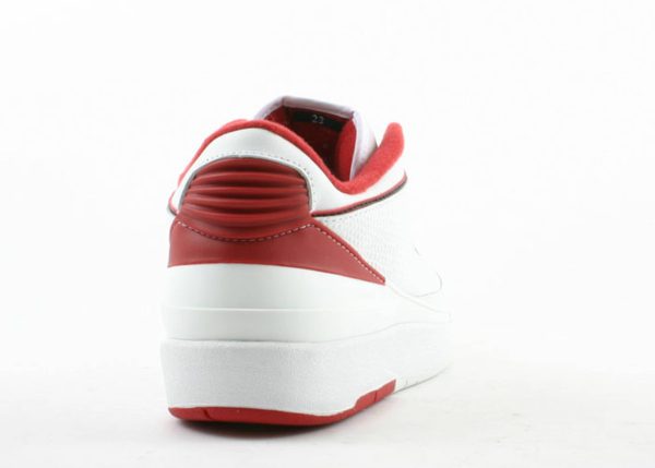 AIR JORDAN 2 RETRO LOW 'WHITE VARSITY RED' - Image 3